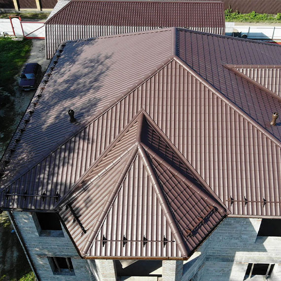 Монтаж сложной крыши и кровли в Отрадном и Ленинградской области